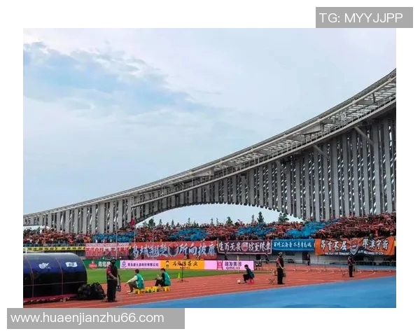 青岛队为客场远征球迷送上主场门票展现温暖与支持